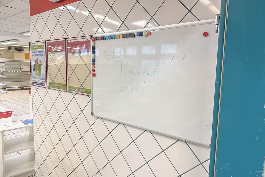 Whiteboard und Klipprahmen